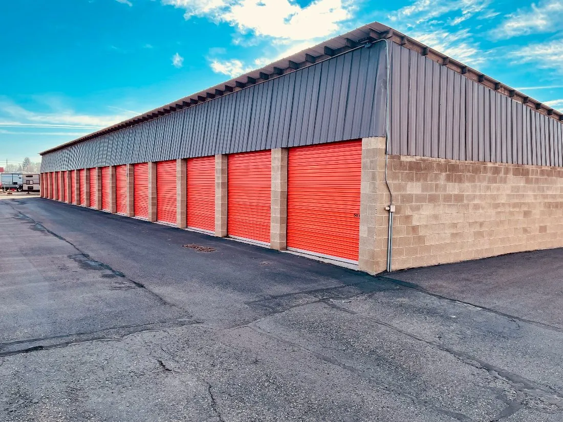 Daylight view of The Storage Locker LLC facility on Thomason Road